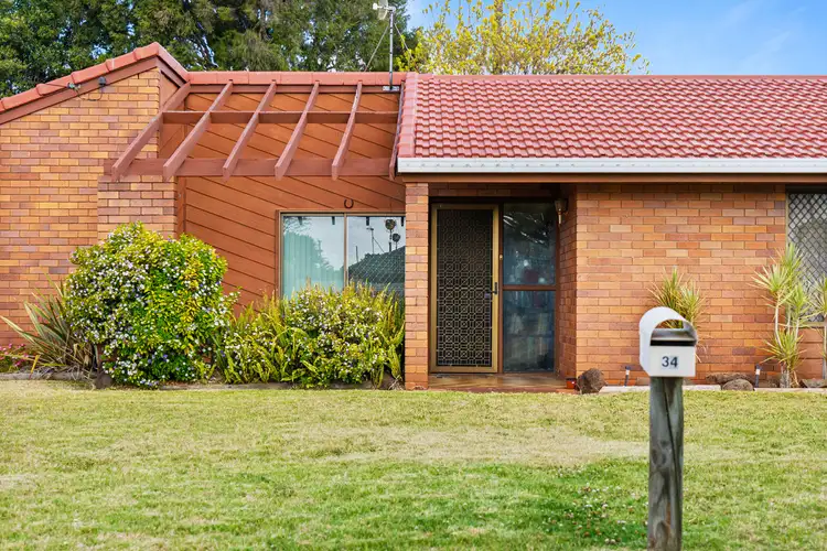 34 Jennifer Crescent, Darling Heights QLD 4350