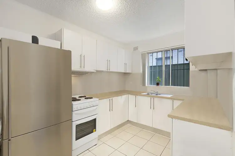2/44 Birmingham Street, Merrylands NSW 2160