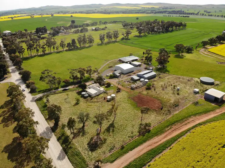 272 Lallys Road, Hill River SA 5453