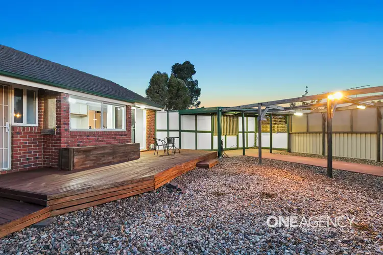 14 Chaucer Close, Delahey VIC 3037
