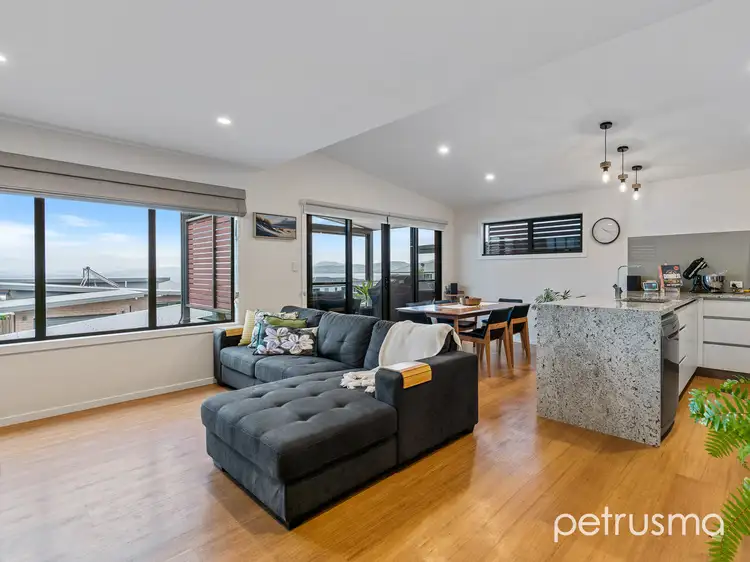 4/358 Carella Street, Tranmere TAS 7018