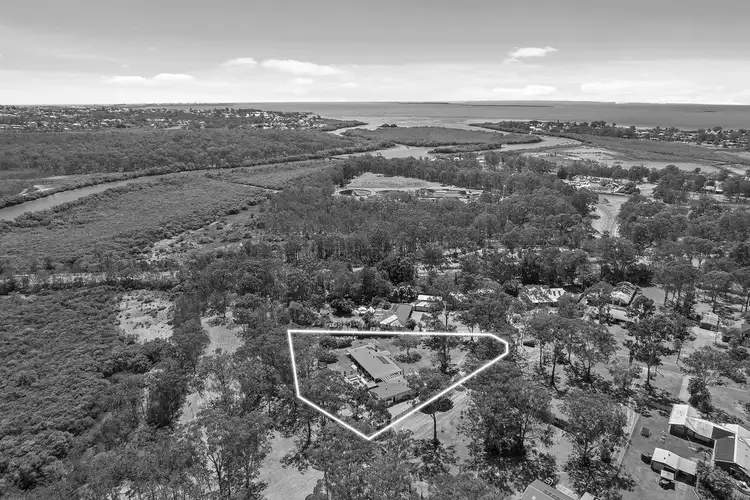 2 Whitehall Avenue, Birkdale QLD 4159