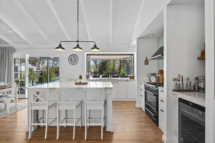 Sixth view of Homely house listing, 2 Whitehall Avenue, Birkdale QLD 4159