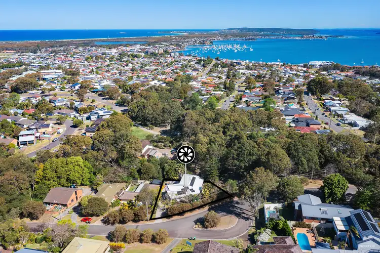 2 Lee Ann Crescent, Belmont NSW 2280
