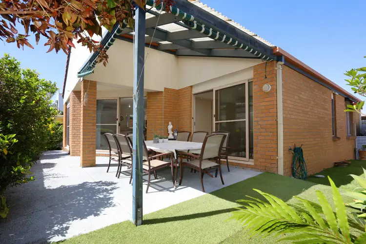 2/51 Errol Avenue, Paradise Point QLD 4216