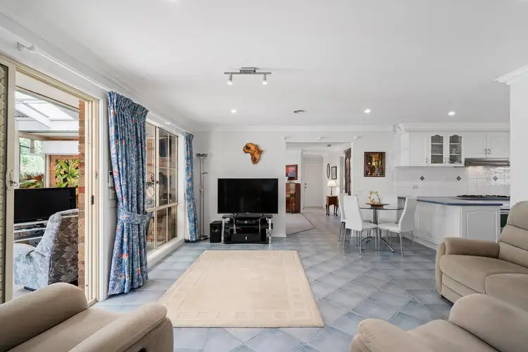 Fifth view of Homely house listing, 10 Manchester Drive, Skye VIC 3977