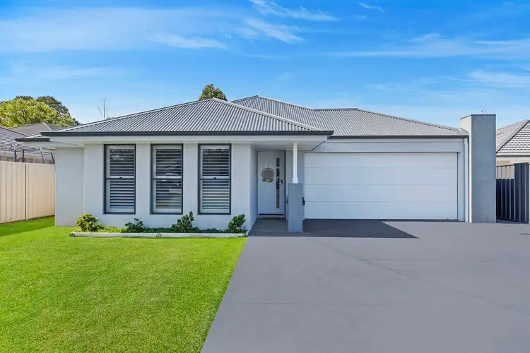 8 Treasury Terrace, Morisset NSW 2264