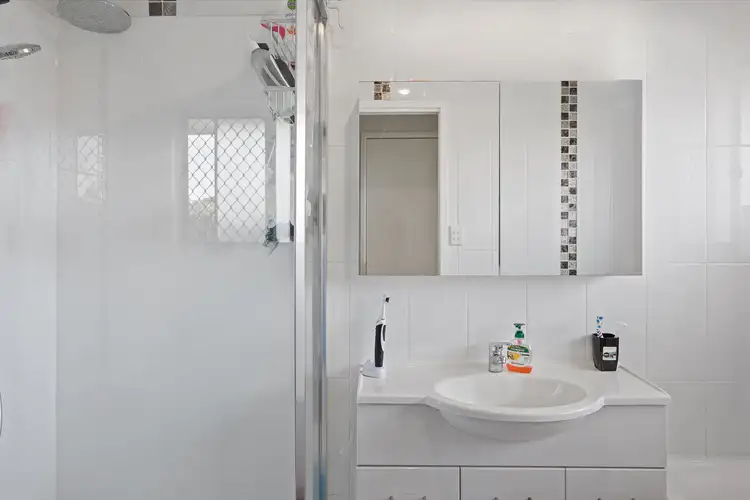 Fifth view of Homely house listing, 4 Sapphire Court, Kearneys Spring QLD 4350