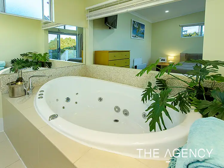 Third view of Homely house listing, 6 Nyola Place, Peppermint Grove Beach WA 6271