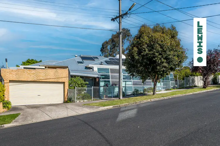 8 Hillside Road, Rosanna VIC 3084