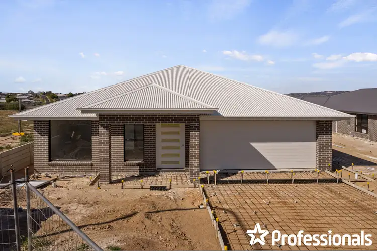 2 Holman Drive, Kelso NSW 2795