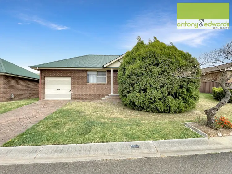 Main view of Homely unit listing, 2/1 O'Brien Street, Goulburn NSW 2580