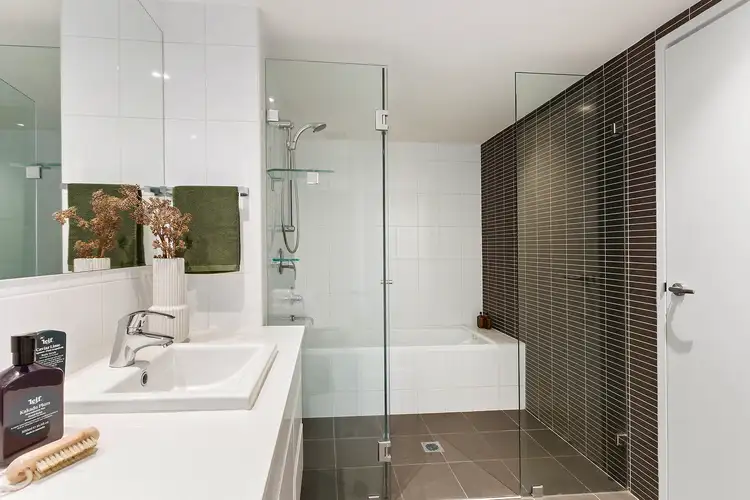 Fifth view of Homely apartment listing, 302/335 Wharf Road, Newcastle NSW 2300
