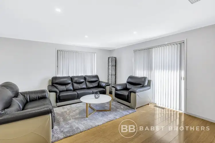 Fifth view of Homely house listing, 10 Braemar Court, Endeavour Hills VIC 3802