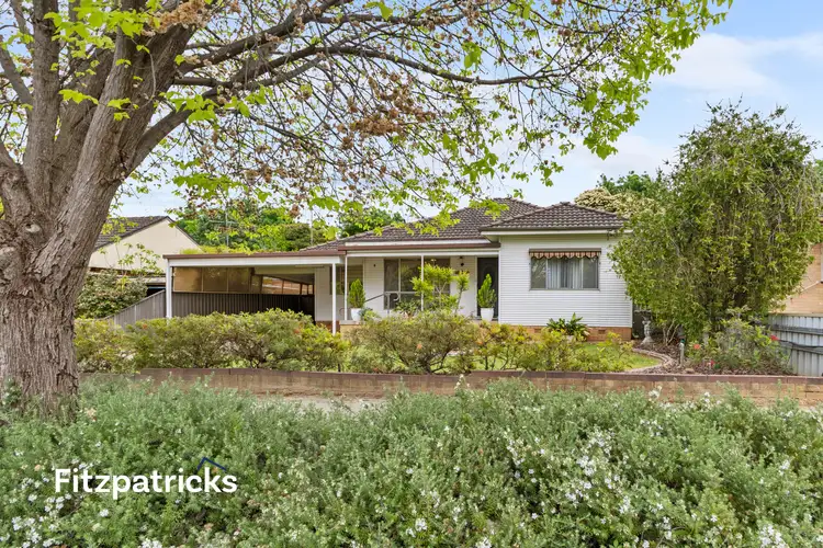 8 Boronia Street, Kooringal NSW 2650