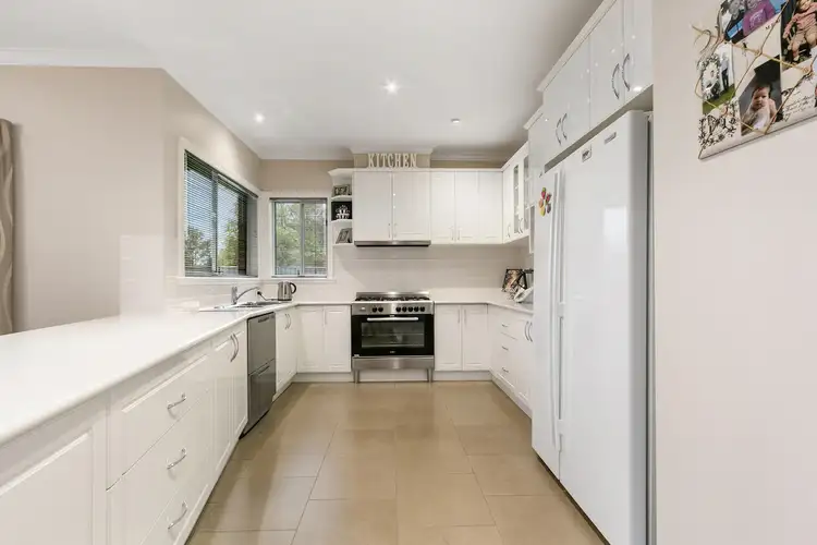 Fifth view of Homely house listing, 2 Brolga Place, Sale VIC 3850