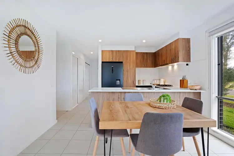 10 Sutton Crescent, Carrum Downs VIC 3201