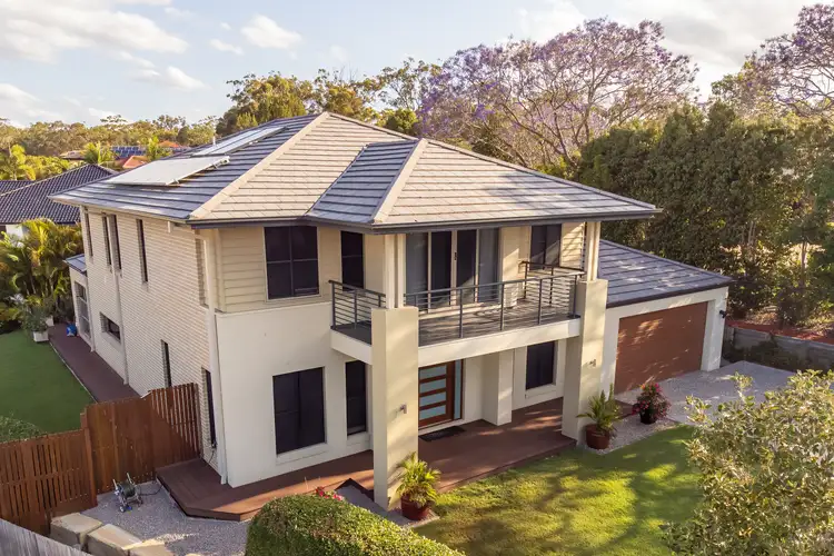 8 Stuart Close