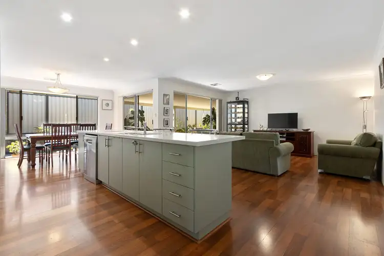 Sixth view of Homely house listing, 2 Brutia Place, Aubin Grove WA 6164