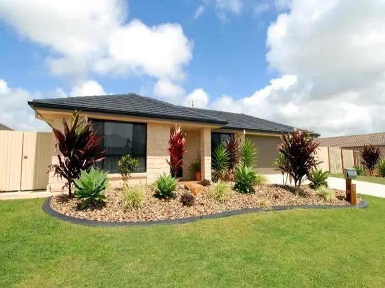8 Hillview Crescent, Little Mountain QLD 4551