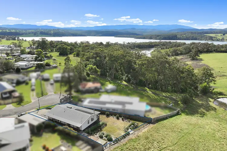 Second view of Homely house listing, 2 Tanjil Court, Willow Grove VIC 3825