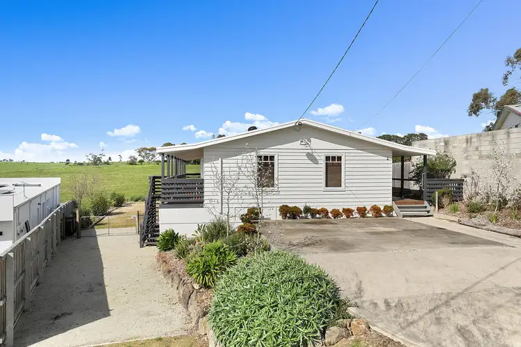 Third view of Homely house listing, 2 Tanjil Court, Willow Grove VIC 3825