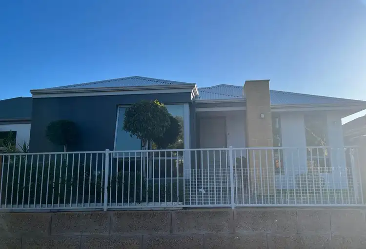 122 Joseph Banks Boulevard