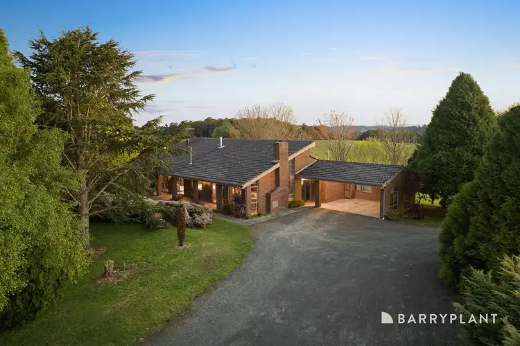 1230 Pakenham Road, Mount Burnett VIC 3781
