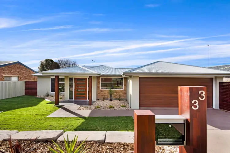 33 Lorraine Crescent, Centenary Heights QLD 4350
