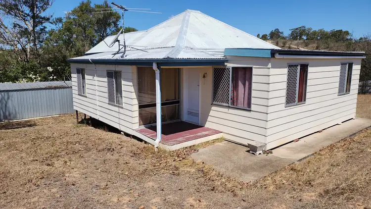 15 Norton Street, Mount Morgan QLD 4714