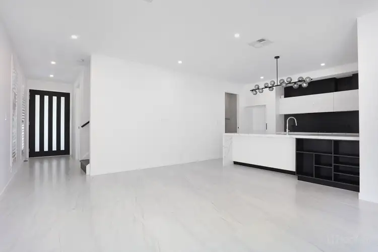 1/451 Pine Ridge Road, Runaway Bay QLD 4216