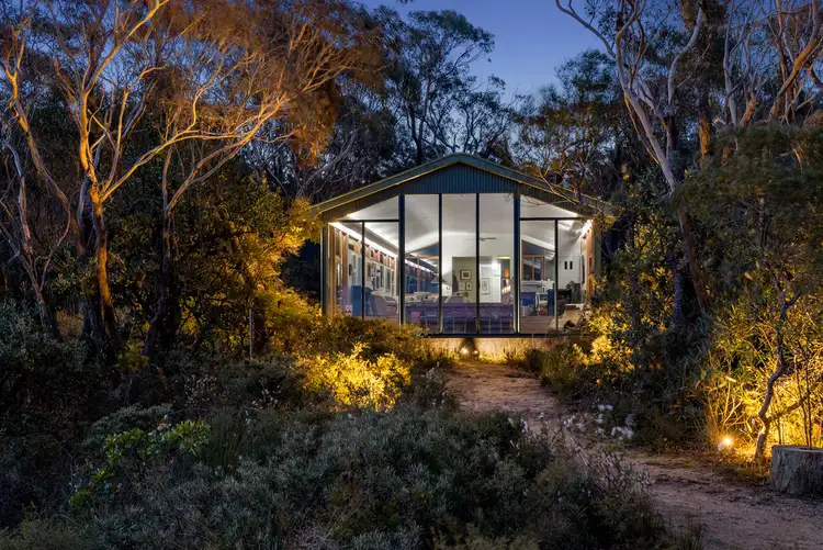 31 Gladstone Street, Wentworth Falls NSW 2782