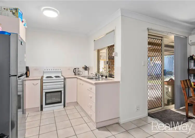 Fifth view of Homely house listing, 21 Quando Close, Yamanto QLD 4305