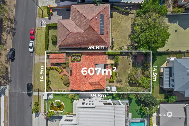 82 Waverley Road, Camp Hill QLD 4152