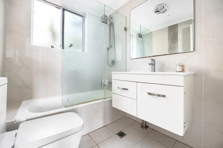 Fifth view of Homely apartment listing, 2/10 Richmond Avenue, Dee Why NSW 2099