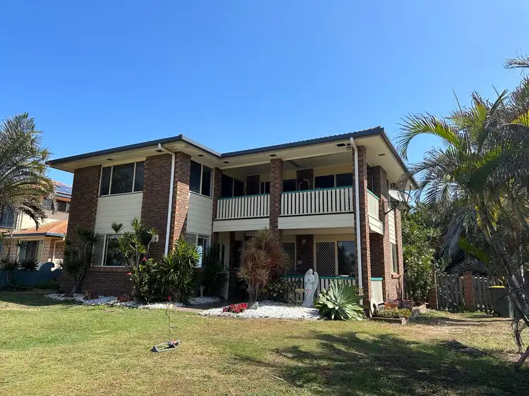83 Sea Esplanade, Burnett Heads QLD 4670