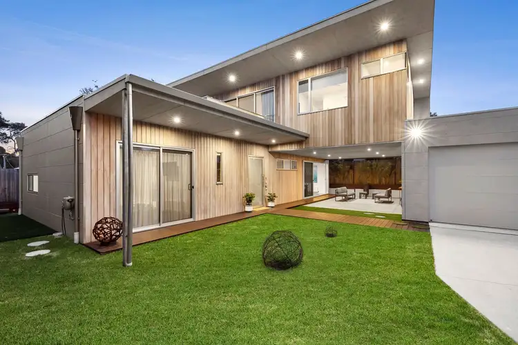 2/61 Beach Road, Torquay VIC 3228