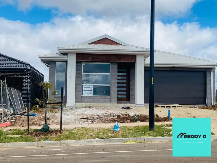 22 Hampshire Avenue, Rockbank VIC 3335