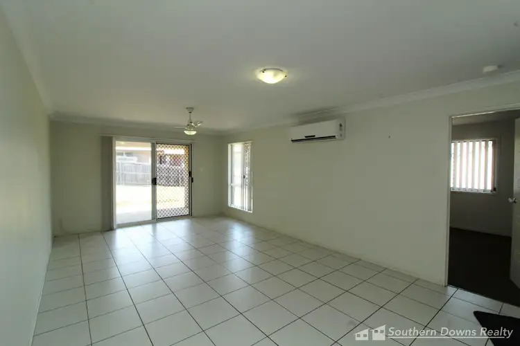 2/27 Horsman Road, Warwick QLD 4370