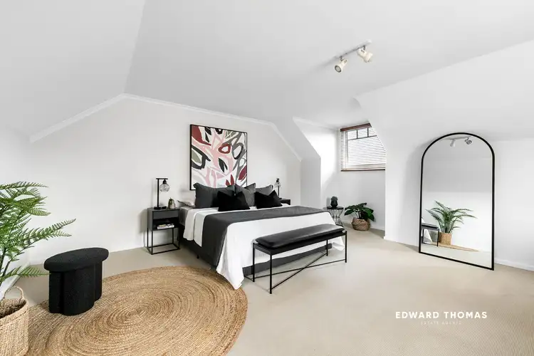 18 Peppercorn Walk, Kensington VIC 3031