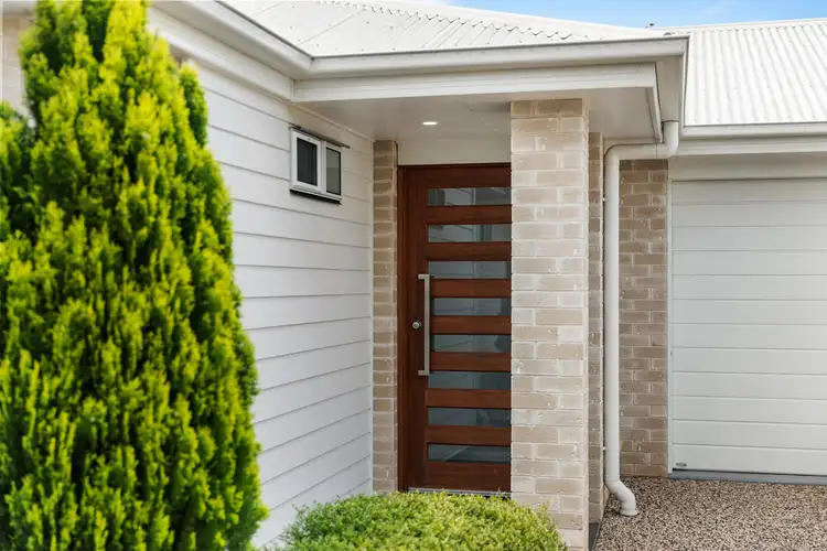 Main view of Homely unit listing, 2/38 Entabeni Drive, Kearneys Spring QLD 4350