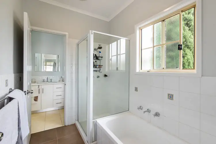 Fifth view of Homely house listing, 9 Uren Court, Hamilton VIC 3300