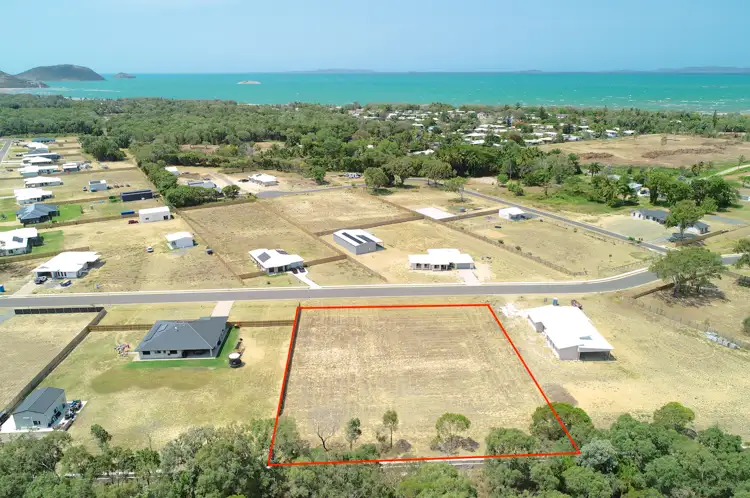 11 Sir Davidson Drive, Kinka Beach QLD 4703
