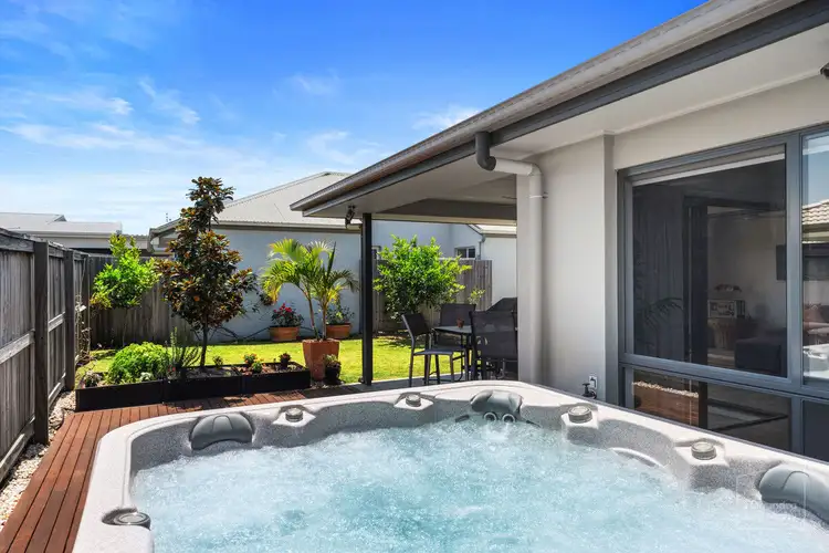15 Locke Crescent, Baringa QLD 4551