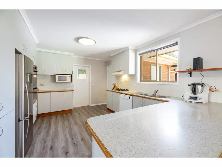 Seventh view of Homely house listing, 7 Owen Court, Lavington NSW 2641