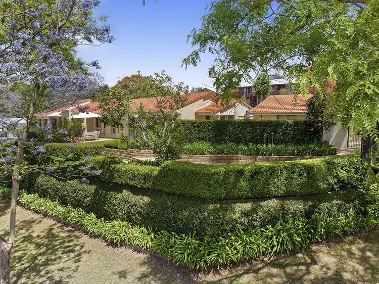 10 Mackenzie Street, Mount Lofty QLD 4350