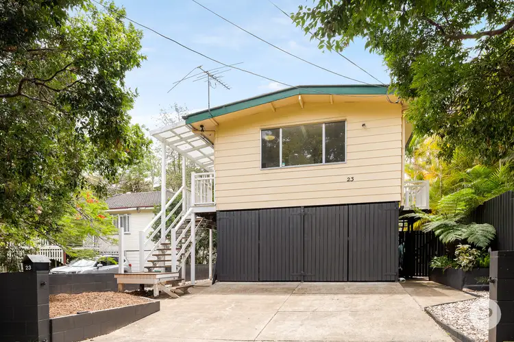 23 Noreen Street, Chapel Hill QLD 4069