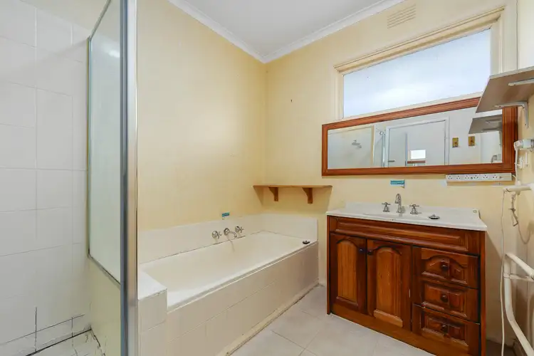 Fifth view of Homely house listing, 10 Talara Court, Frankston VIC 3199