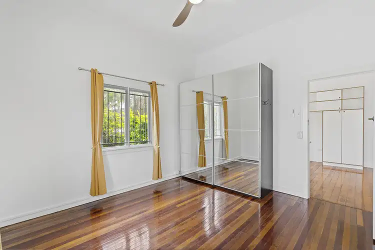 Sixth view of Homely unit listing, 8/9 Lockhart Street, Woolloongabba QLD 4102