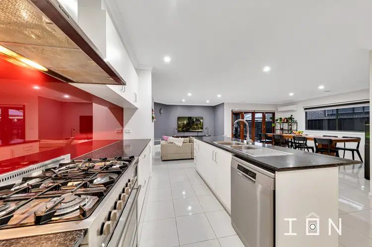 9 Blackforest Way, Clyde North VIC 3978